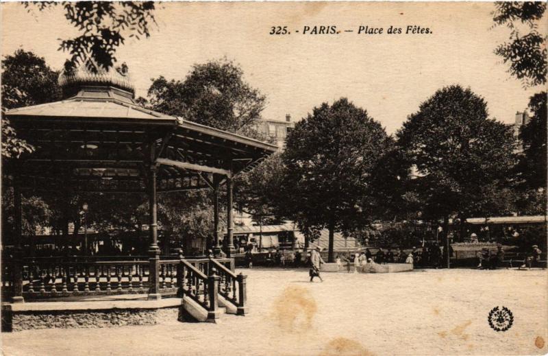 Carte postale ancienne Place des Fêtes à Paris 19e