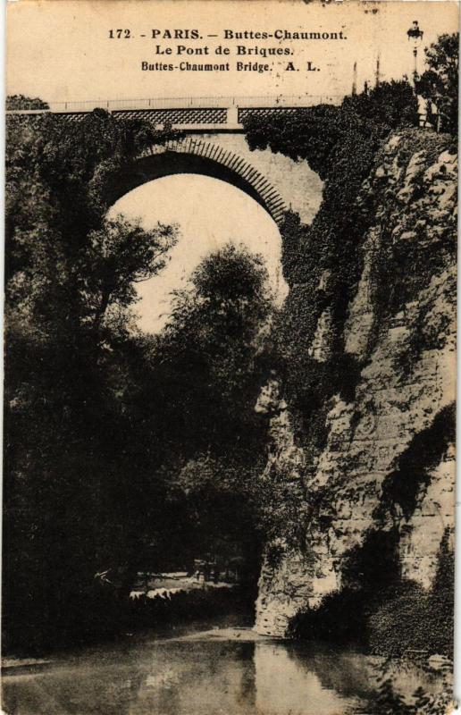 Carte postale ancienne Buttes-Chaumont - Le Pont de Briques à Paris 19e