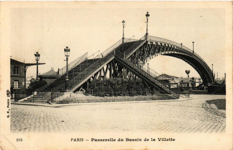 Carte postale ancienne Passerelle du Bassin de la Villette à Paris 19e