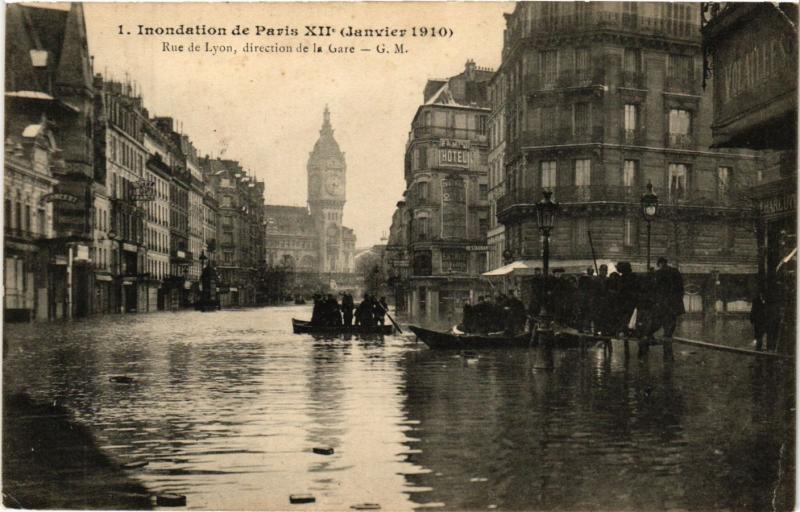 Carte postale ancienne Paris 12e-Inondation de Paris-Rue de Lyon à Paris 12e