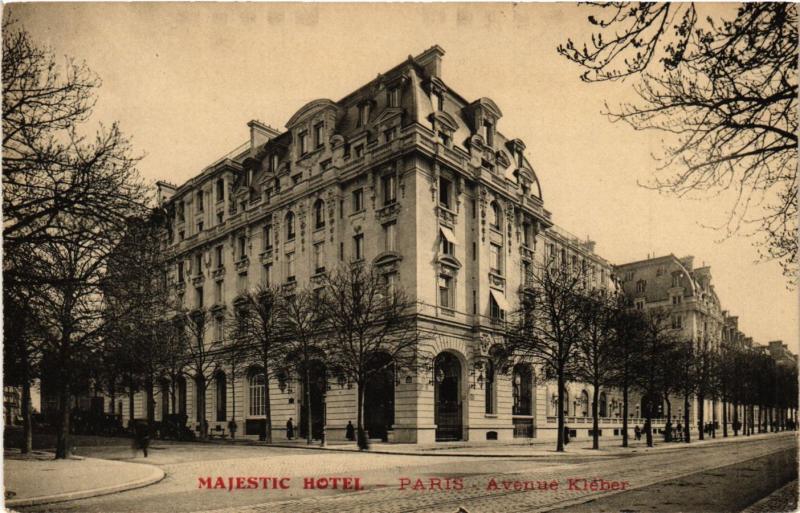 Carte postale ancienne Majestic Hôtel - Avenue Kléber à Paris 16e