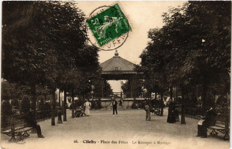 Carte postale ancienne Place des Fêtes à Clichy