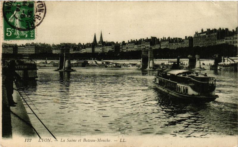 Carte postale ancienne Lyon - La Saone et Bateau Mouche à Lyon