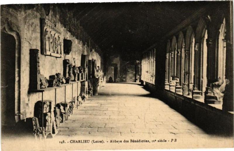 Carte postale ancienne Charlieu - Abbaye des Bénédictins Ix siécle à Charlieu