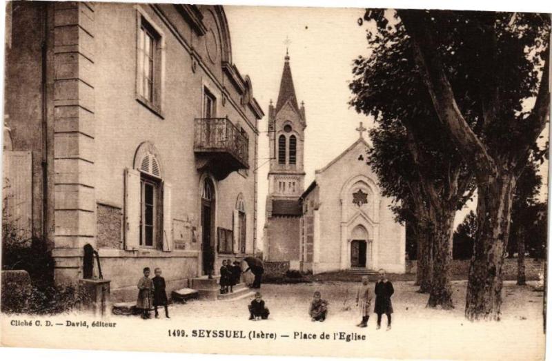 Carte postale ancienne Seyssuel - Place de l'Eglise à Seyssuel