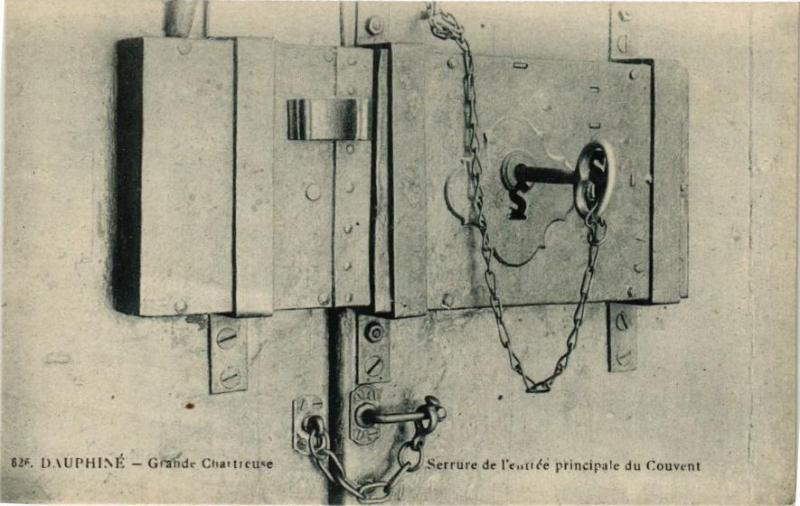 Carte postale ancienne Dauphiné - Grande-Chartreuse - Serrure de l'entrée principale