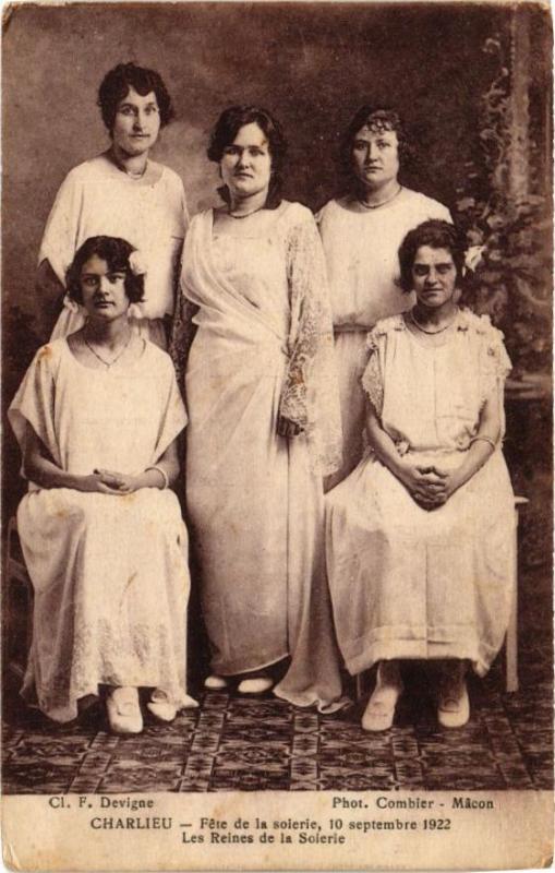 Carte postale ancienne Fête de la soierie, 10 septembre 1922 - Les Reines de la Soierie à Charlieu