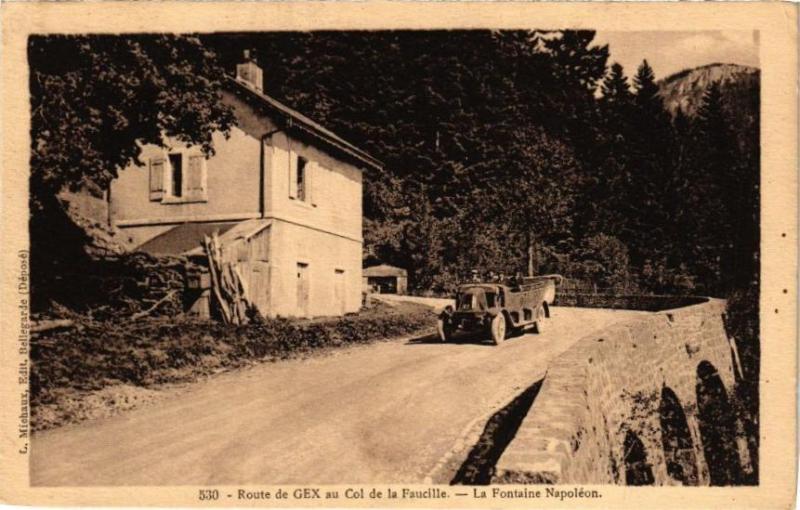 Carte postale ancienne Route de Gex au Col de la Faucille - La Fontaine Napoleon à Fontaine
