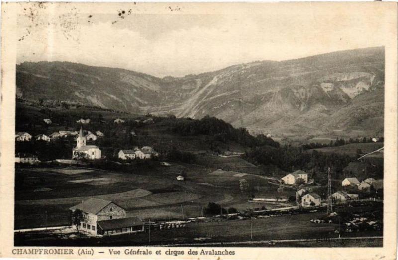 Carte postale ancienne Champfromier Vue Générale et cirque des Avalanches à Champfromier