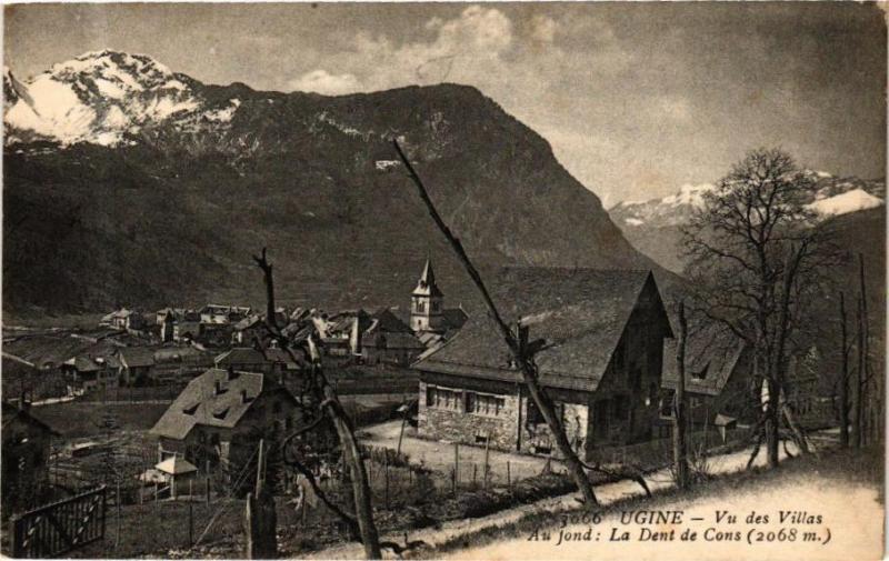 Carte postale ancienne Ugine - Vu des Villas Au jond La Dent de Cons (2068 m) à Ugine