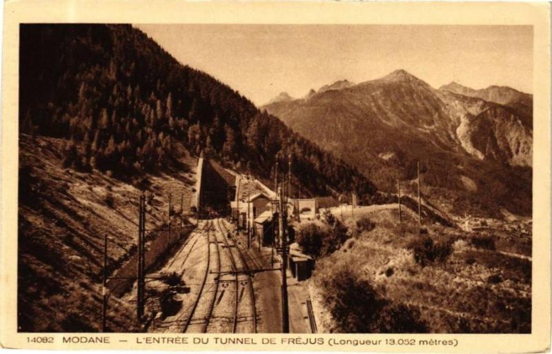 Carte postale ancienne Modane - Entrée du Tunnel de Frejus (Longueur 13052 metres) à Modane