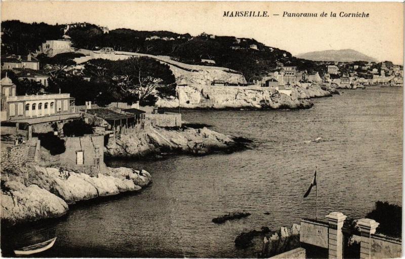 Carte postale ancienne Marseille-Panorama de la Corniche à Marseille