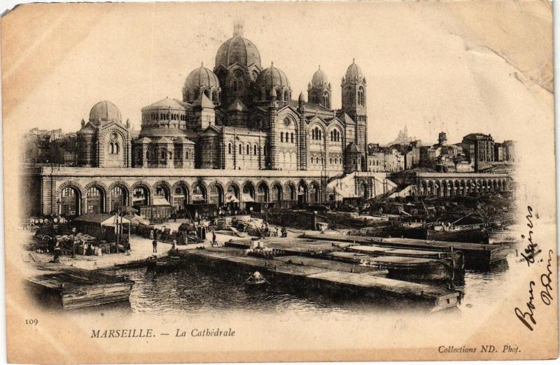 Carte postale ancienne Marseille-La Cathedrale à Marseille