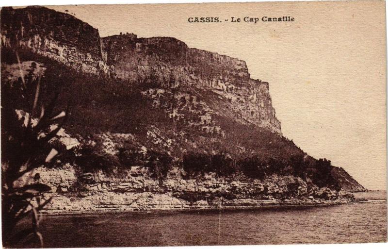 Carte postale ancienne Cassis-Le Cap Canaille à Cassis