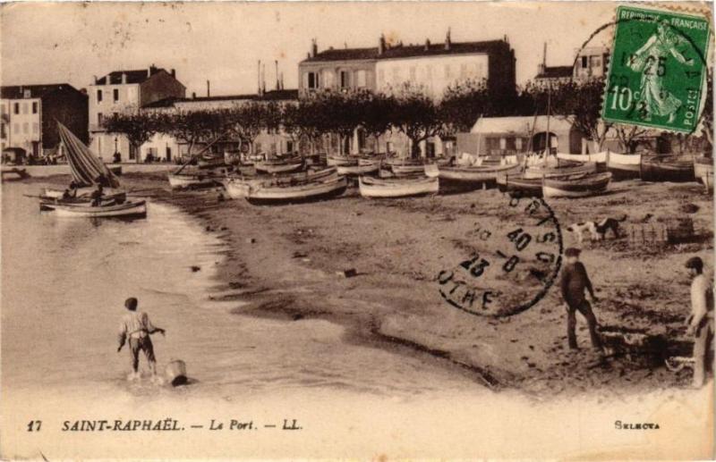 Carte postale ancienne Saint-Raphael - Le Port