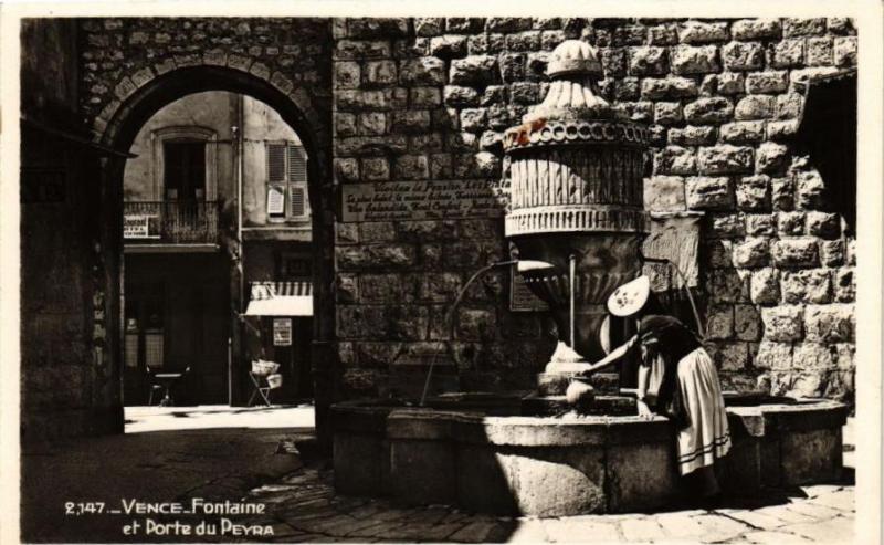 Carte postale ancienne Vence Fontaine et Porte du Peryra à Vence