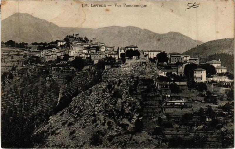 Carte postale ancienne Levens Vue panoramique à Levens