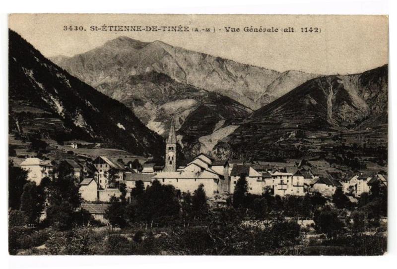 Carte postale ancienne Saint-Etienne-de-Tinee - Vue générale à Saint-Étienne-de-Tinée