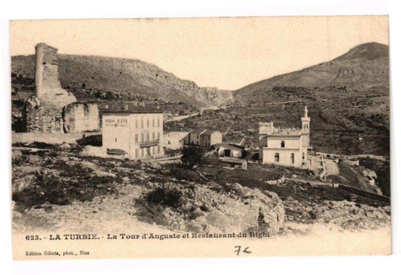 Carte postale ancienne La Turbie - la tour d'auguste et restaurant à La Turbie