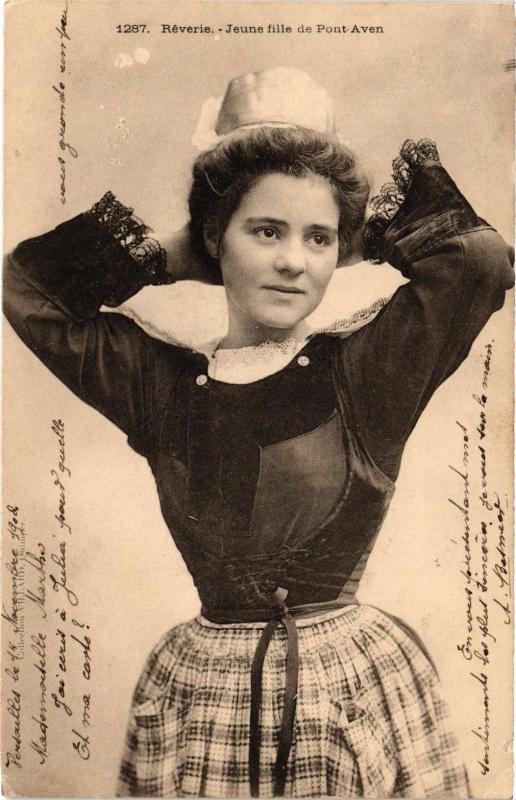 Carte postale ancienne Reverie - Jeune Fille de Pont-Aven à Pont-Aven