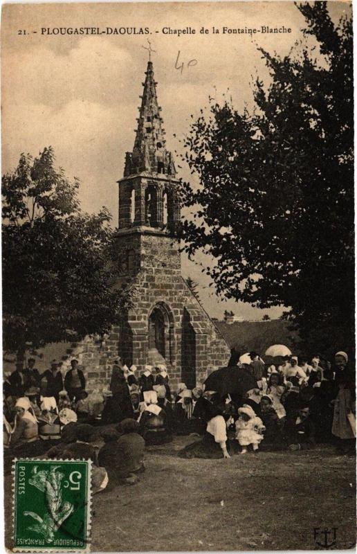 Carte postale ancienne Plougastel - Daoulas - Chapelle de la Fontaine-Blanche à Daoulas