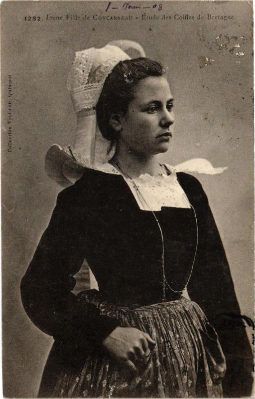 Carte postale ancienne Jeune Fille de Concarneau - Etude des Coiffes de Bretagne à Concarneau