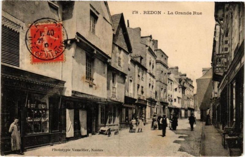 Carte postale ancienne Redon-La Grande Rue à Redon