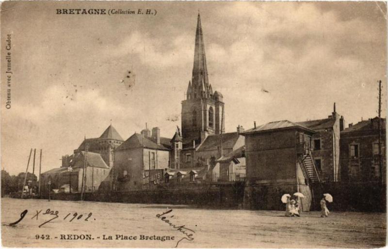 Carte postale ancienne Redon-La Place Bretagne à Redon