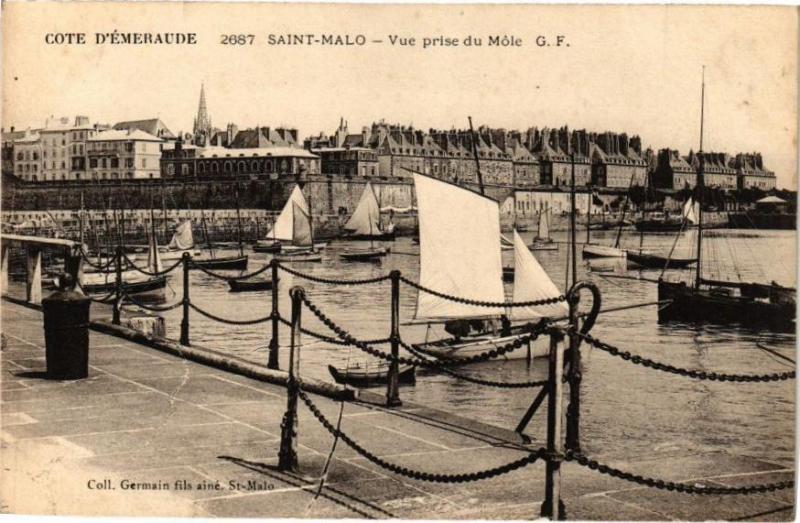 Carte postale ancienne Saint-Malo-Vue prise du Mole à Saint-Malo