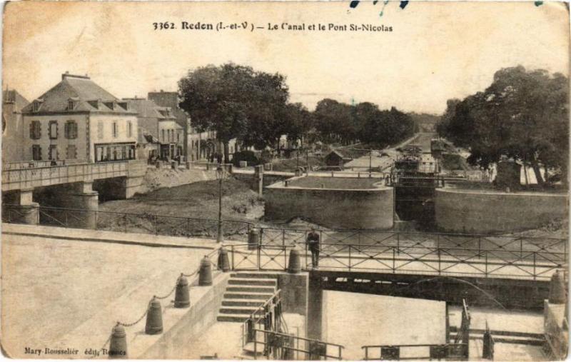 Carte postale ancienne Le Canal et le Pont Saint-Nicolas à Redon