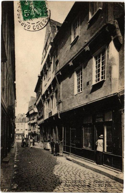 Carte postale ancienne Saint-Brieuc-Vieilles Maisons-Rue Saint-Jacques à Saint-Brieuc