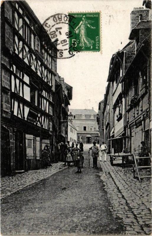 Carte postale ancienne Saint-Brieuc-Rue Fardel à Saint-Brieuc