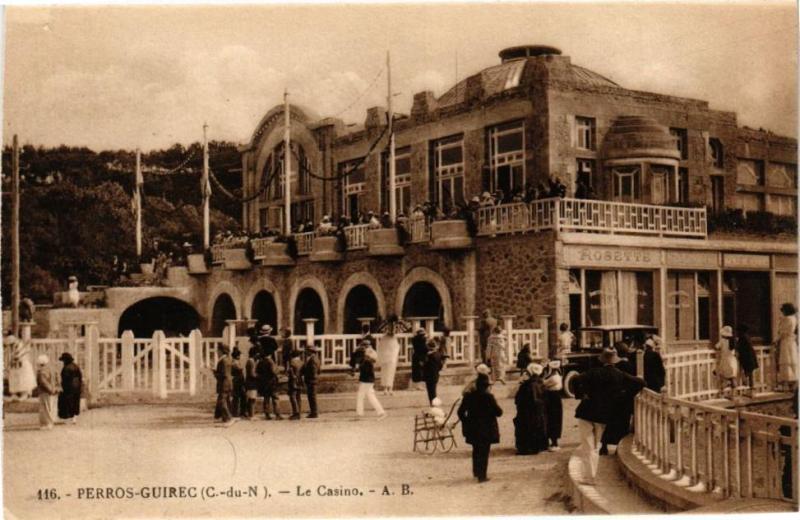 Carte postale ancienne Perros-Guirec - Le Casino à Perros-Guirec