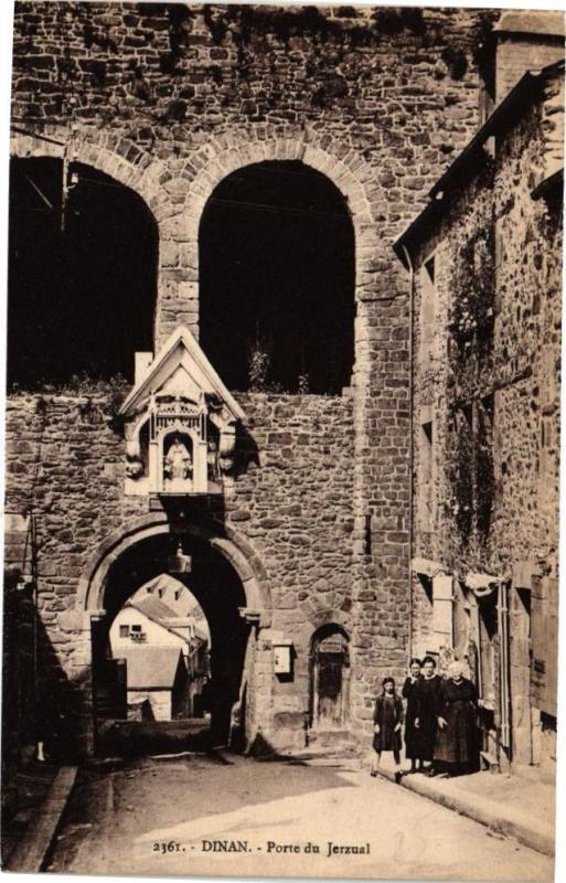 Carte postale ancienne Dinan - Porte du Jerzual à Dinan