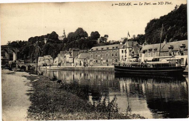 Carte postale ancienne Dinan - Le Port à Dinan