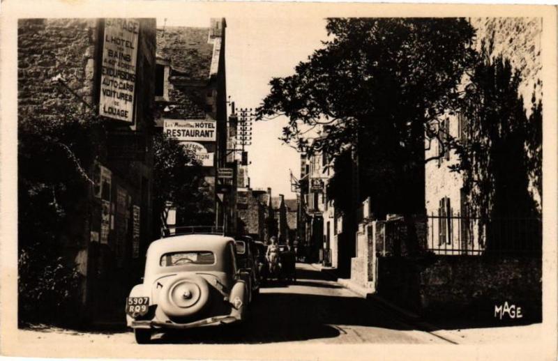 Carte postale ancienne Saint-Jacut-de-la-Mer - La Rue à Saint-Jacut-de-la-Mer