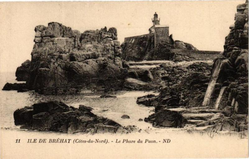 Carte postale ancienne Ile de Brehat - La Phare du Paon à Île-de-Bréhat