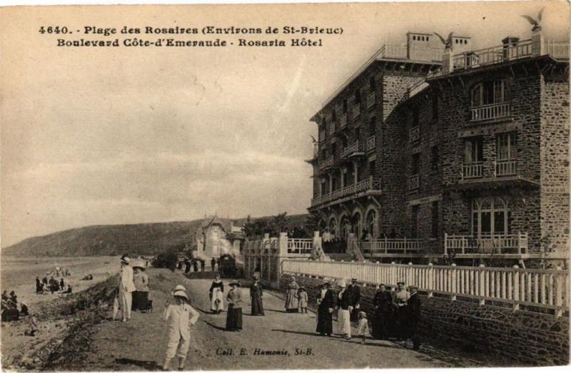 Carte postale ancienne Saint-Brieuc-Plage des Rosaires-Boulevard Cote d'Emeraude à Saint-Brieuc