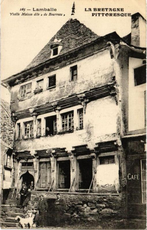 Carte postale ancienne Lamballe - Vieilles Maison dite du Bourreau