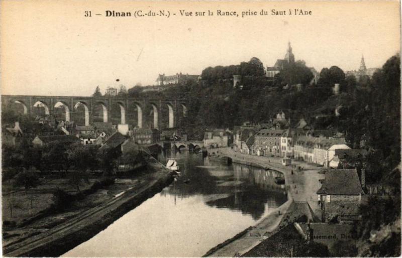 Carte postale ancienne Dinan - Vue sur la Rance prise du Saut a l'Ane à Dinan