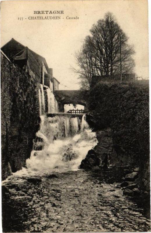 Carte postale ancienne Bretagne-Chatelaudren-Cascade