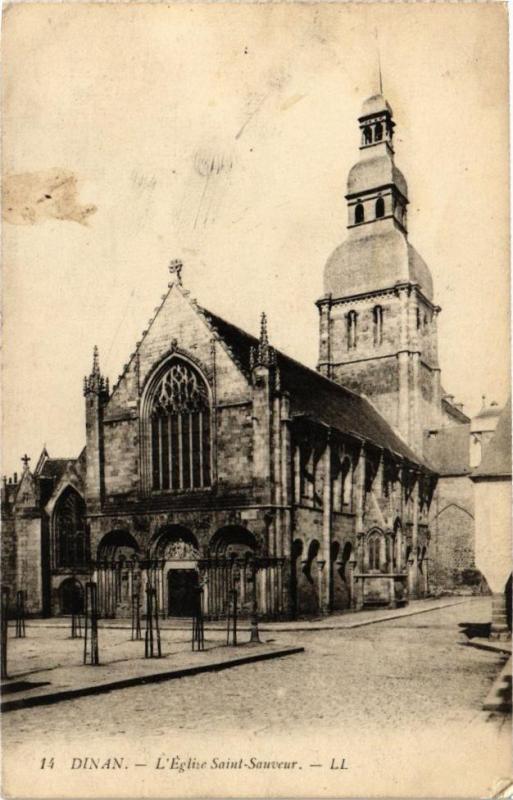 Carte postale ancienne Dinan - L'Eglise Saint-Sauveur à Dinan