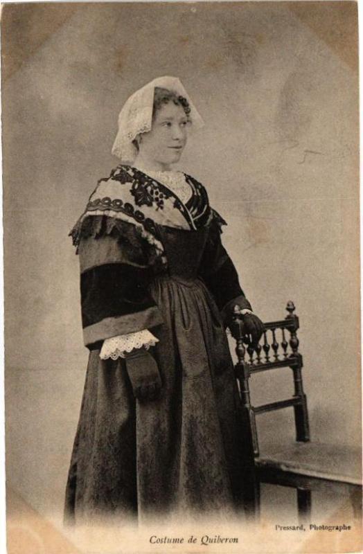 Carte postale ancienne Costume de Quiberon à Quiberon