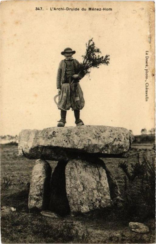 Carte postale ancienne L'Archi-Druide du Menez-Hom