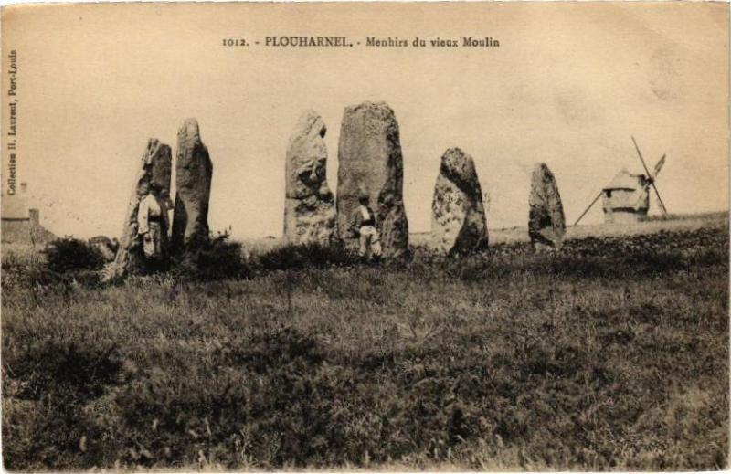 Carte postale ancienne Plouharnel - Manhirs du Vieux Moulin à Plouharnel