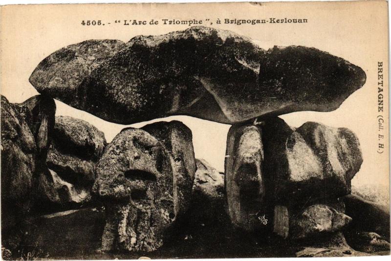 Carte postale ancienne L'Arc de Triomphe a Brignogan-Kerlouan