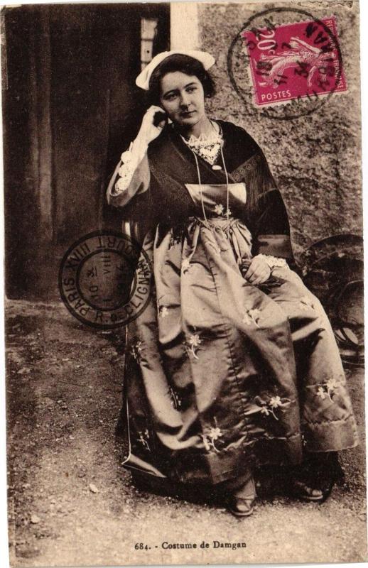 Carte postale ancienne Costume du Damgan à Damgan