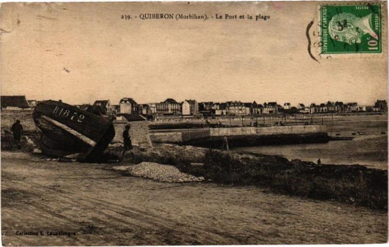 Carte postale ancienne Quiberon - Le Port et la Plage à Quiberon