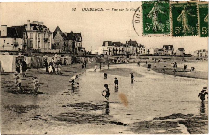 Carte postale ancienne Quiberon - Vue sur la Plage à Quiberon