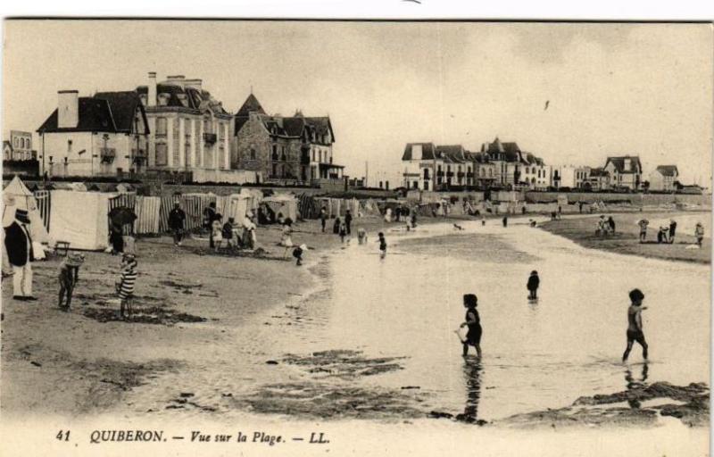 Carte postale ancienne Quiberon - Vue sur la Plage à Quiberon